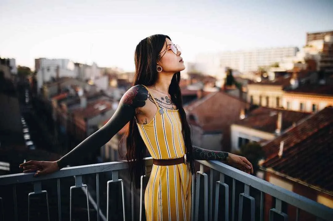 modello tatuato Anh Wisle, modello foto alternativo, ragazza tatuata | Francia