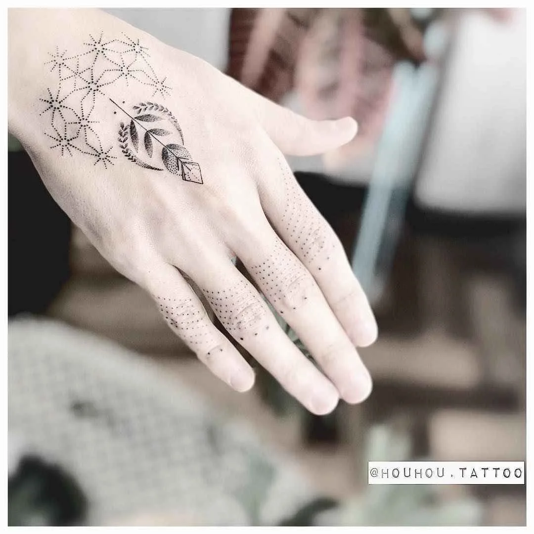 Tattoo artist Ver&ocirc;nica Alves (Houhou) , authors black dotwork minimalistic tattoo | Brazil