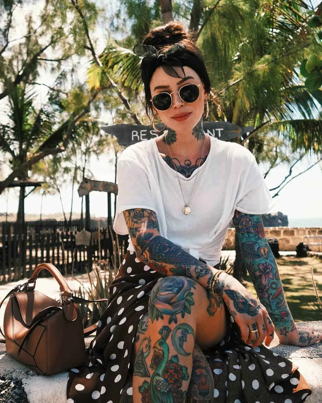 Tattooed model and fashion blogger Sammi Jefcoate, inked girl | United Kingdom, Italy 