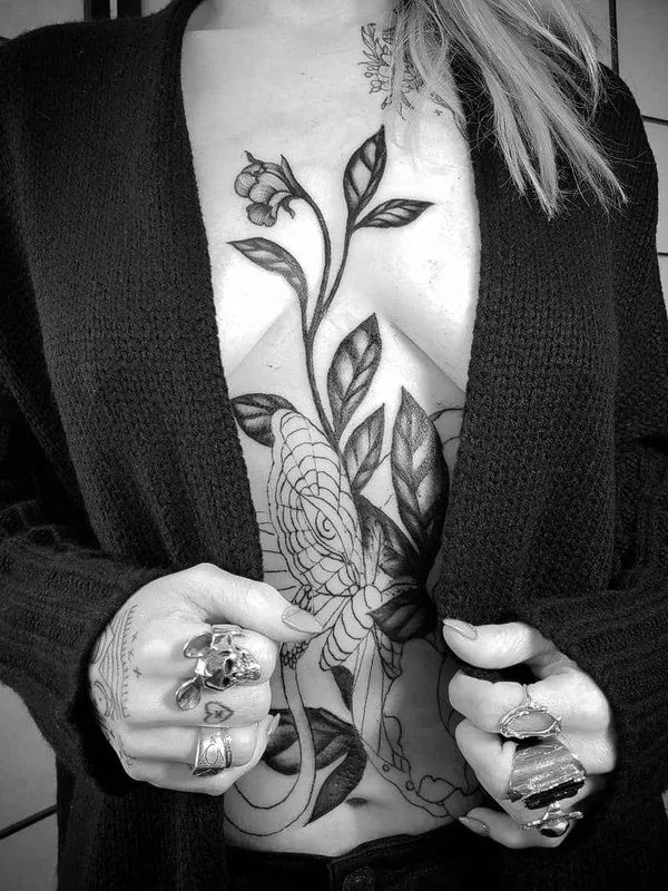 female black and grey blackwork 타투 부위 chest #19873 | 타투이스트 Talley Matthew