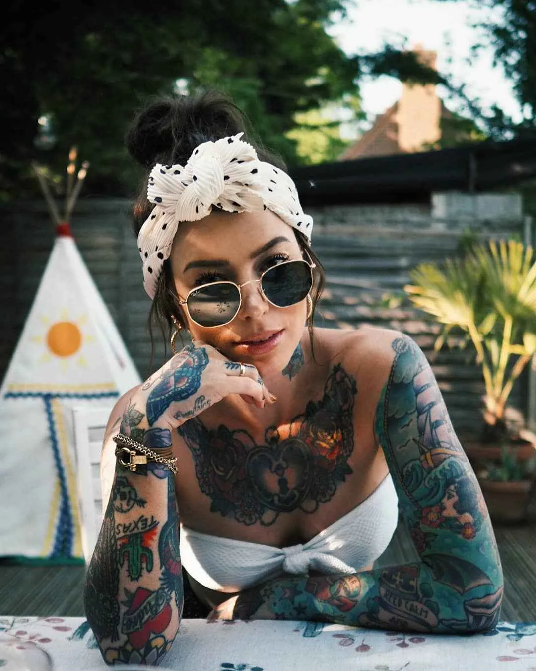 Tattooed model and fashion blogger Sammi Jefcoate, inked girl | United Kingdom, Italy 