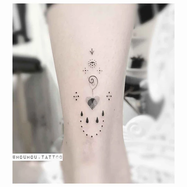 Fineline Heart, Geometric tattoo on Ankle