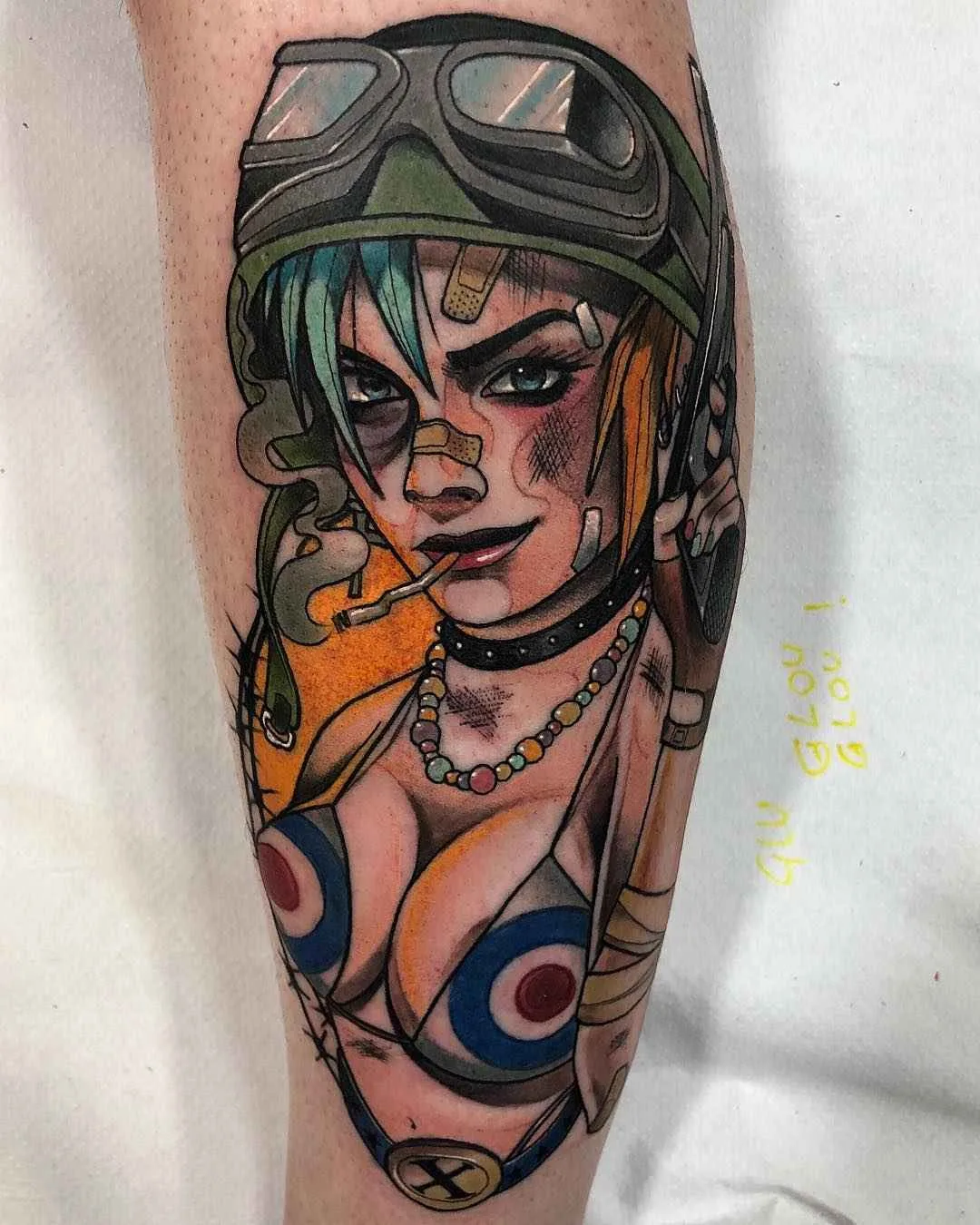 Artista di tatuaggi Raquel Escudero, tatuaggio a colori neo tradizionale di film | Spagna