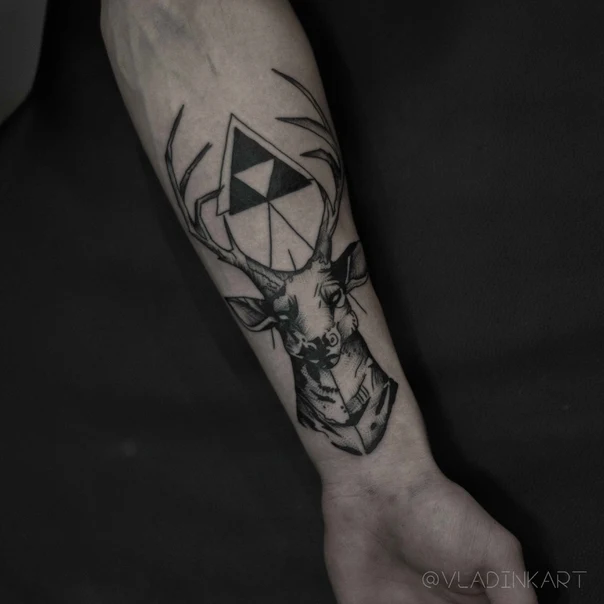 Блэкворк Deer, Geometric tattoo на Предплечье