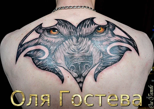 Чёрно-серая Animal, Abstract tattoo на Верхняя часть спины