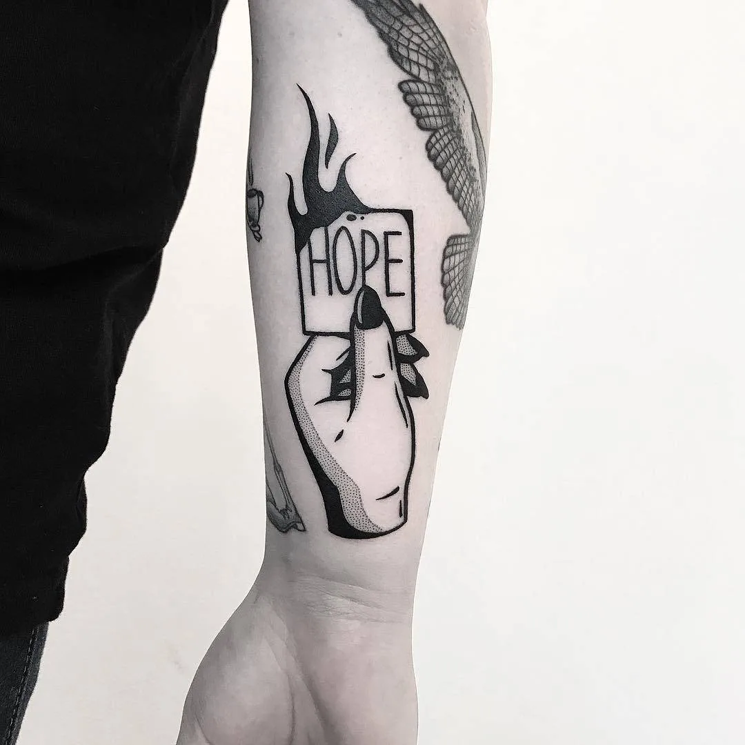 Artista de tatuagem Pulled Poltergeist, estilo black graphic tattoo | Malmo, Suécia