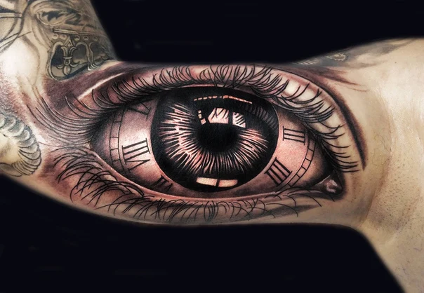 Реализм Eye, Clock tattoo на Предплечье