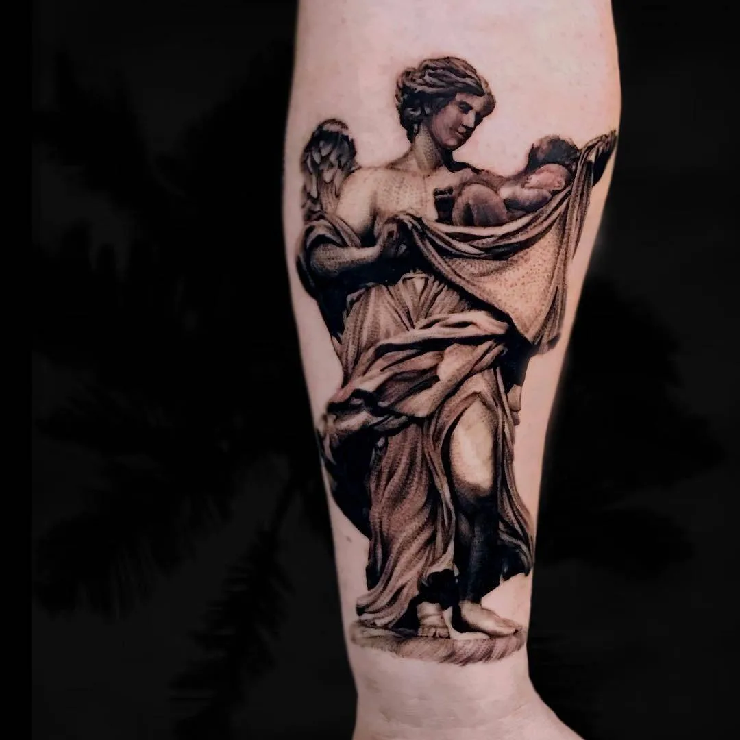 Artista di tatuaggi Karen Tsvetnoy, tatuaggio a colori e nero e grigio realistico | Mosca, Russia