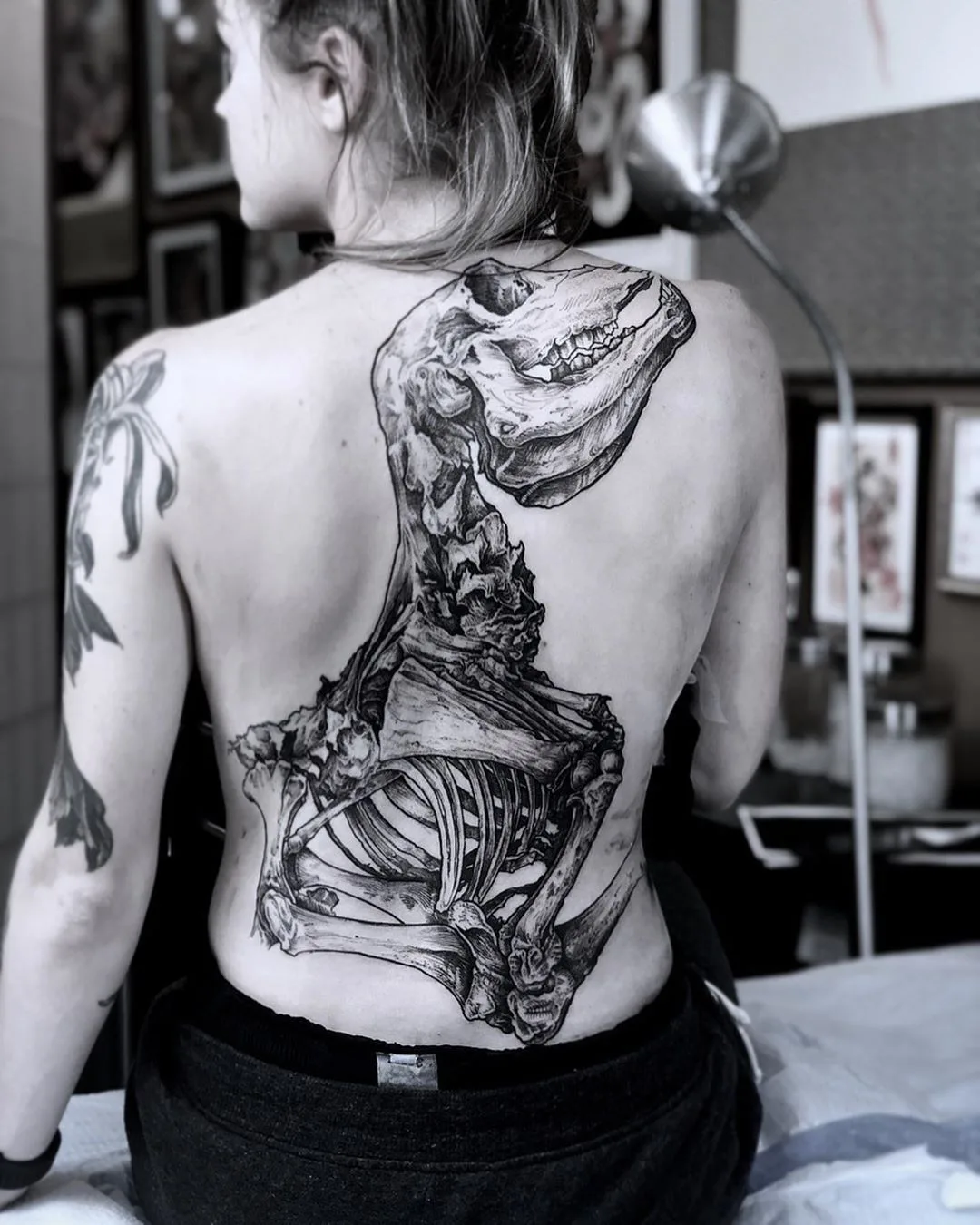 Tattoo artist Frederico Rabelo, black graphic tattoo | Brazil