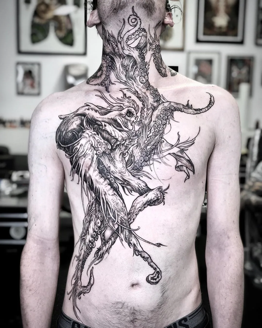 Tattoo artist Frederico Rabelo, black graphic tattoo | Brazil