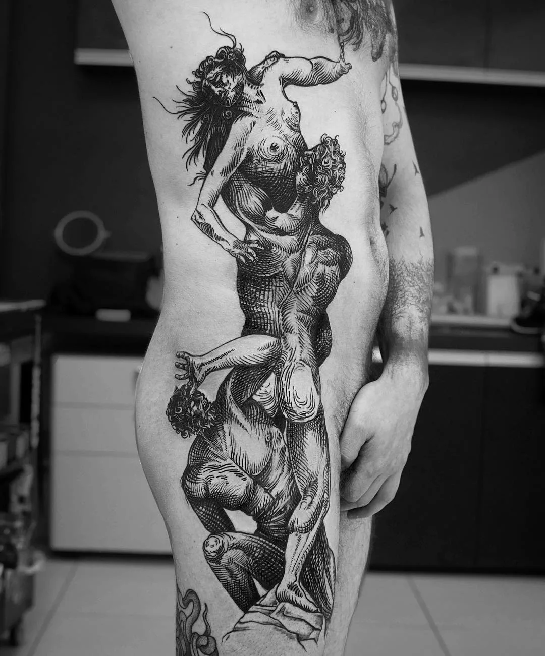 Tattoo artist Frederico Rabelo, black graphic tattoo | Brazil