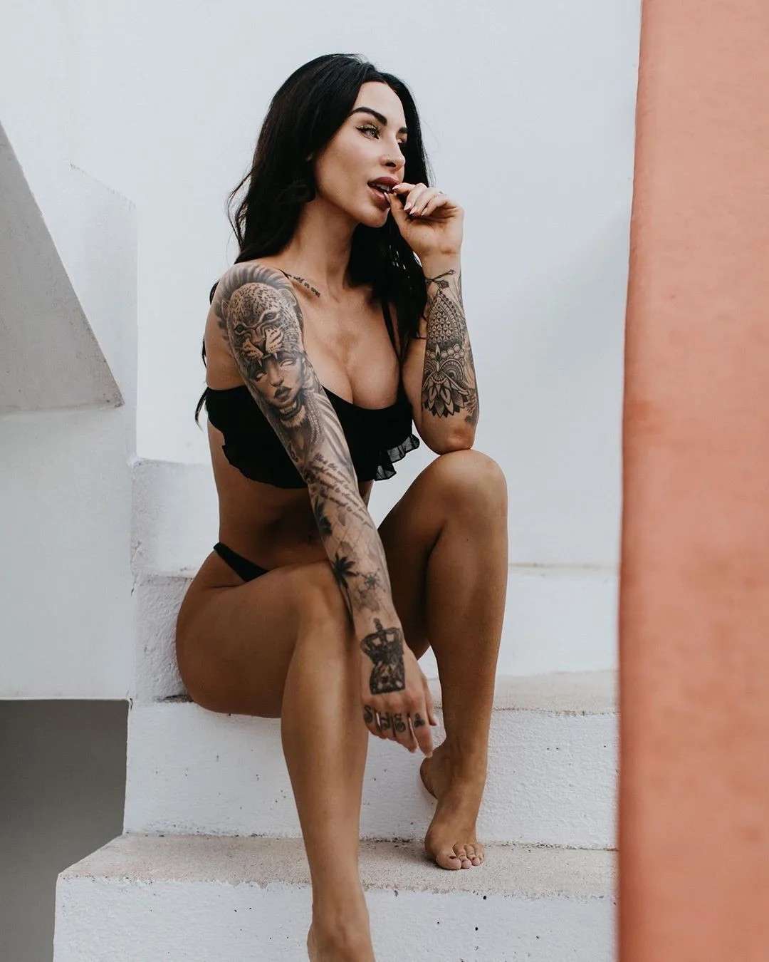 Modello tatuato Lei, modello fitness alternativo, coach