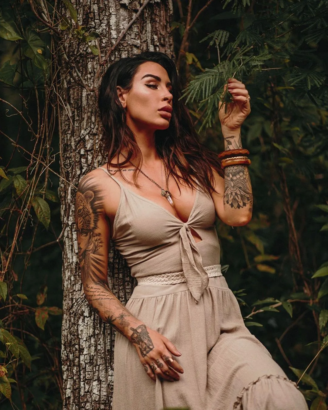 Modello tatuato Lei, modello fitness alternativo, coach