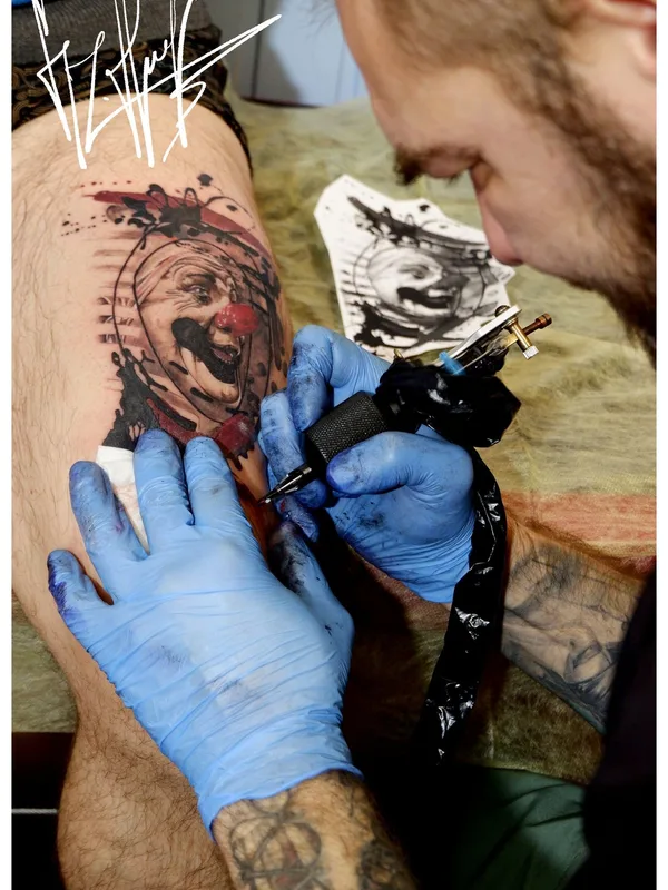 male color sketch tatuaje en thigh #39431 | Tatuador Виктор Крюк