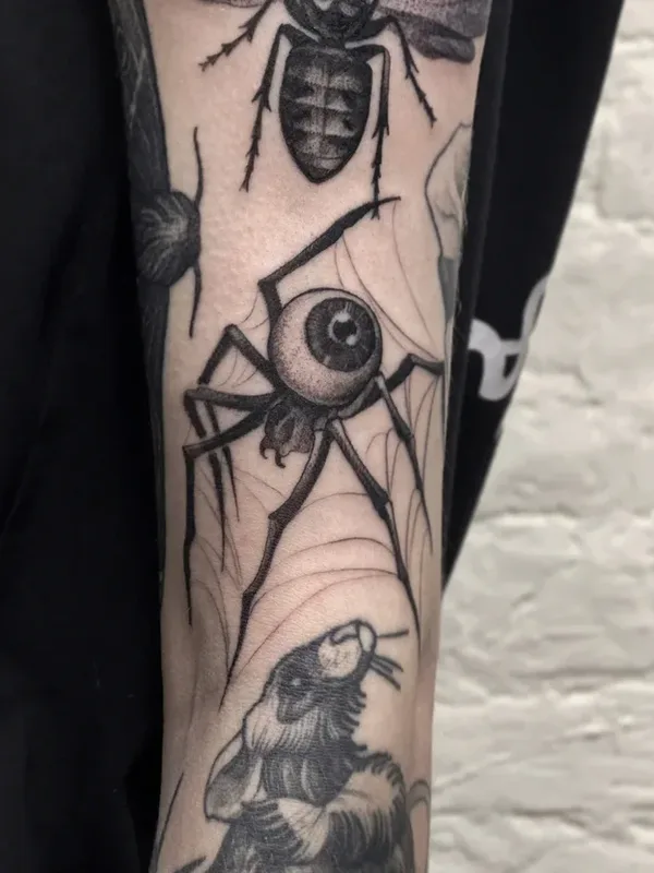 black and grey black and grey Tatuaggio su forearm #39513 | Tatuatore Алена Зозуленко