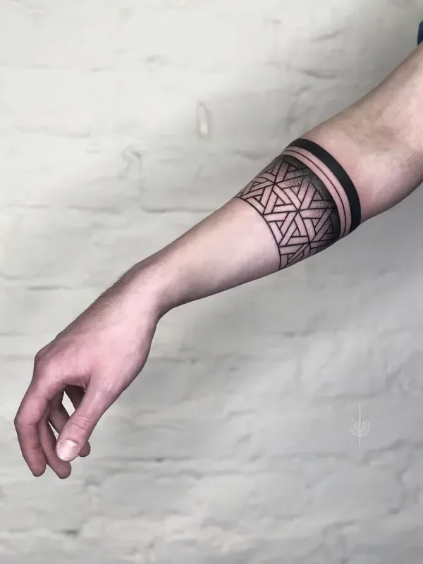 male black geometric Tatuaggio su forearm #39509 | Tatuatore Алена Зозуленко