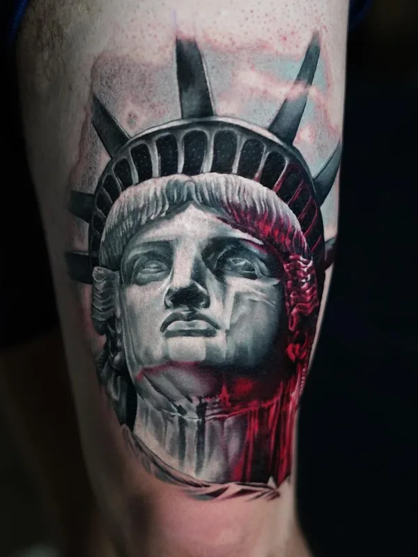 color realism Tatuagem em thigh #39641 | Tatuador Egor Kubrak