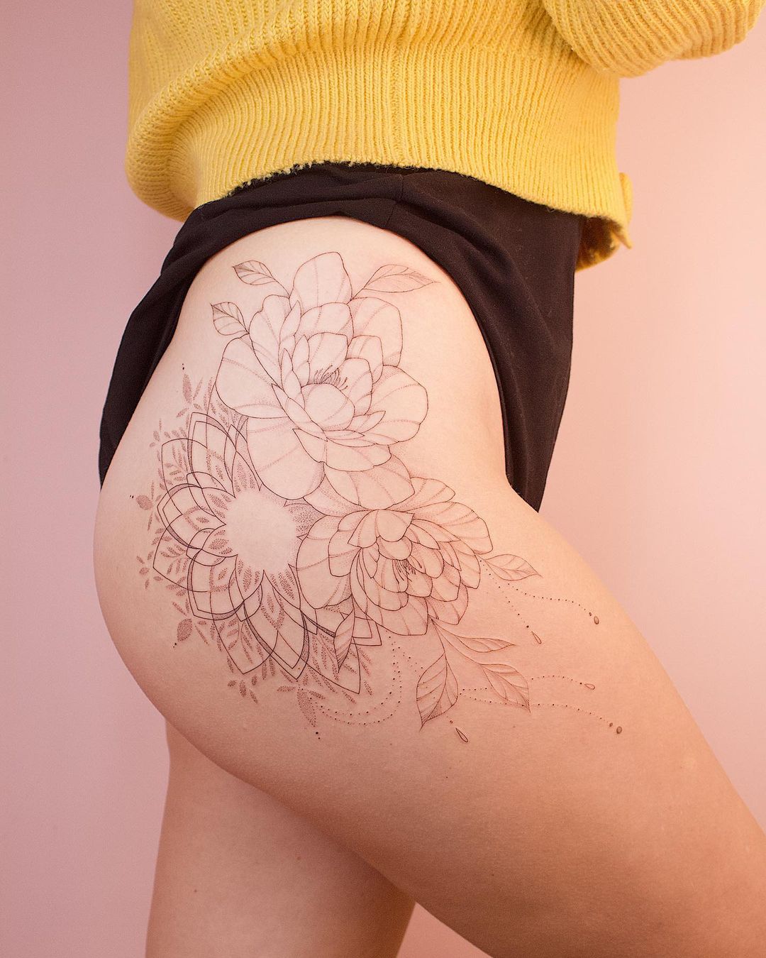 150 Amazing Hip Tattoos For Women