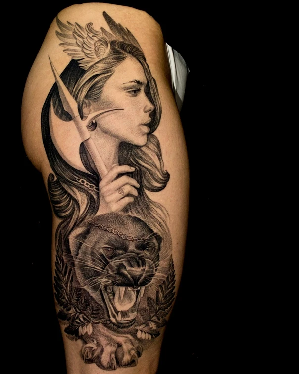 Реализм Woman, Panther tattoo на Thigh