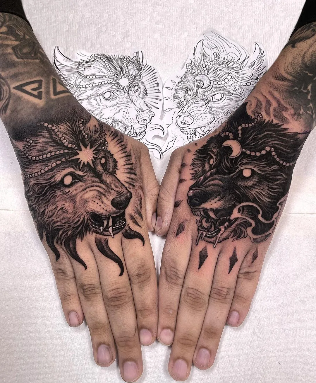 Wolf black tattoo by André Fantini