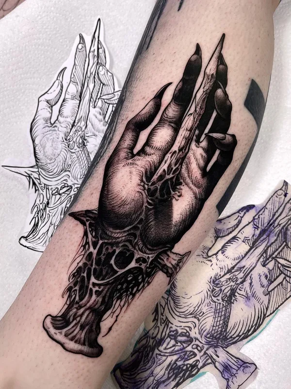 black blackwork Tatuaggio su forearm #54160 | Tatuatore André Fantini