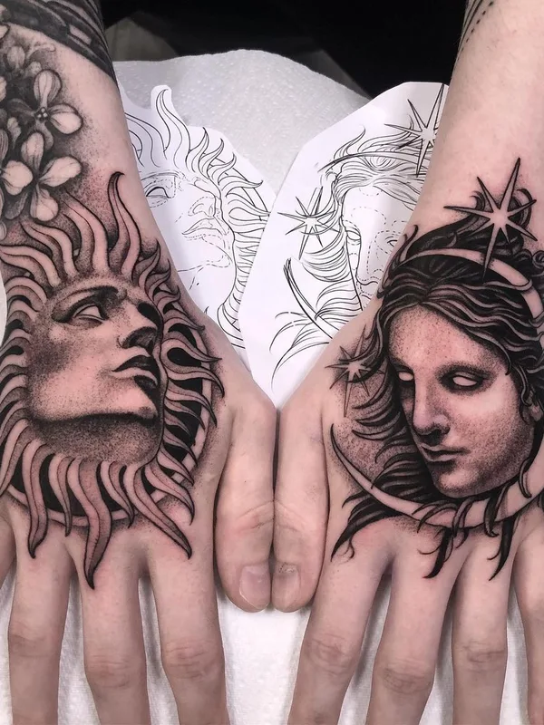 black and grey black and grey Tatuaggio su hand #54150 | Tatuatore André Fantini