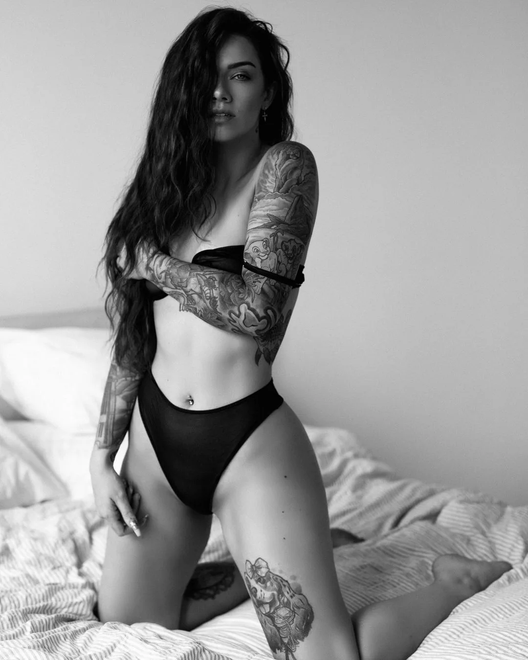 Hot Australian tattooed beauty Emily Rackham - image 7
