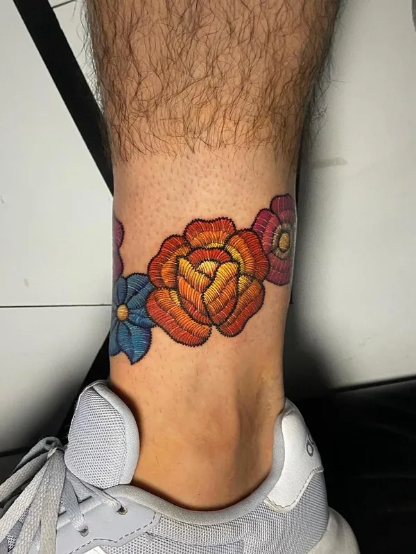 color illustrative tatuaje en ankle #68468 | Tatuador tatuajes_bordados