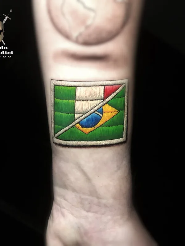color realism tatuaje en wrist #68545 | Tatuador Guido de Medici