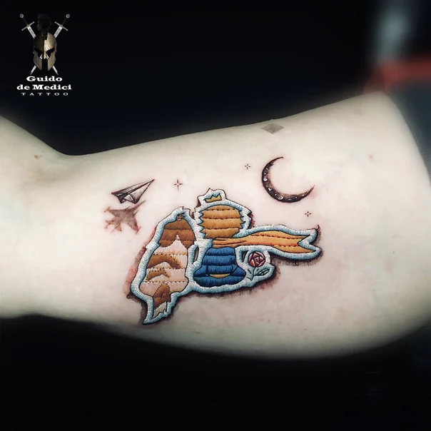 Illustrative The little prince, Moon tattoo on Shoulder