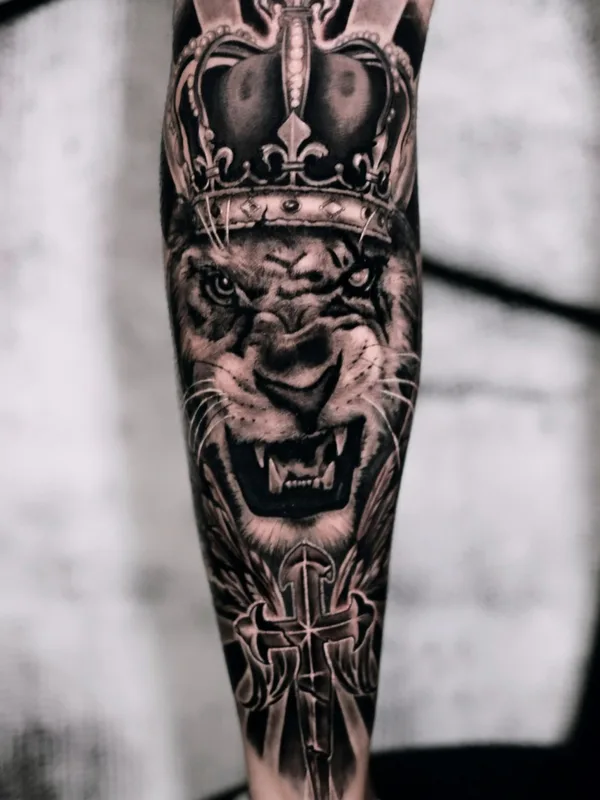 black and grey realism Tatuaggio su forearm #68729 | Tatuatore Константин Киндяков