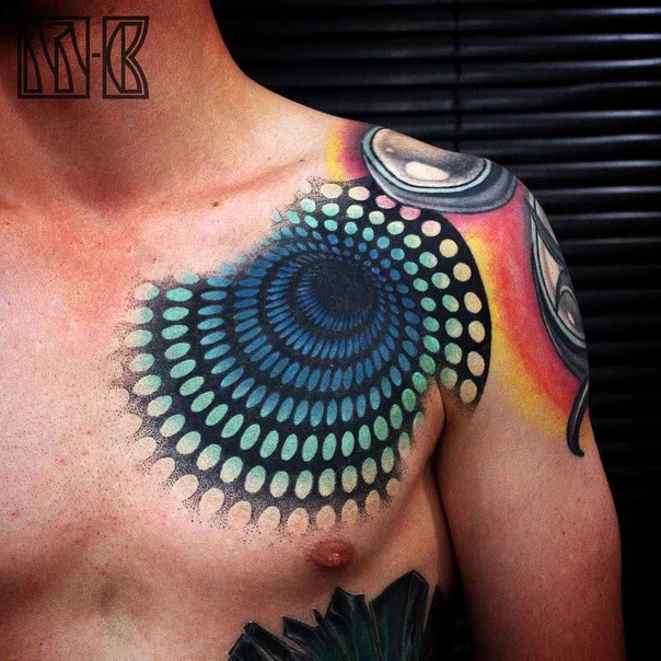 Геометрия Spiral, Geometric tattoo на Грудь