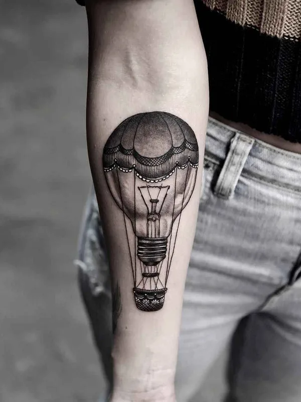 black and grey blackwork tattoo auf forearm #1067 | Tätowierer Rob Green