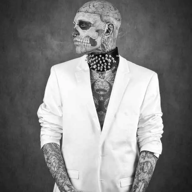 Modello tatuato Rick &laquo;Zombie boy&raquo; Genest, fotografia alternativa | Canada