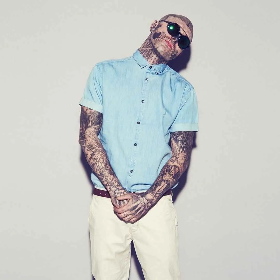 Modello tatuato Rick &laquo;Zombie boy&raquo; Genest, fotografia alternativa | Canada