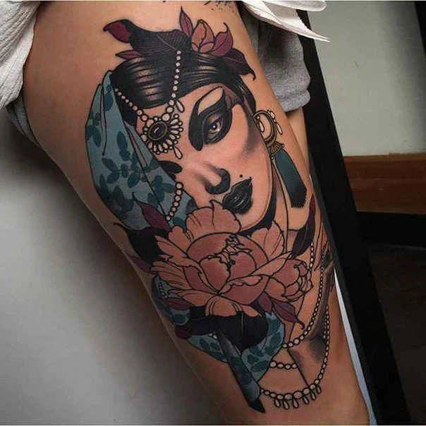 Neo-traditional Woman, Flower tattoo on Thigh