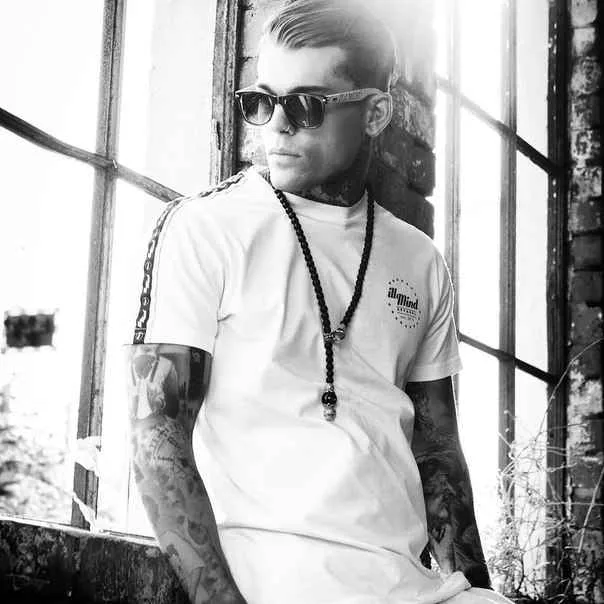 Modello maschile alternativo di tatuaggio Stephen James | uomo Modella di tatuaggio Stephen James