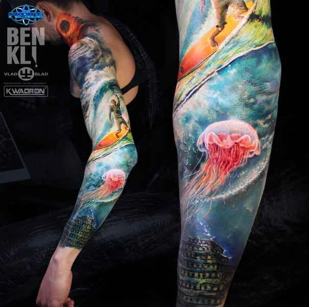 Реализм Ocean, Surfer tattoo на Полный рукав