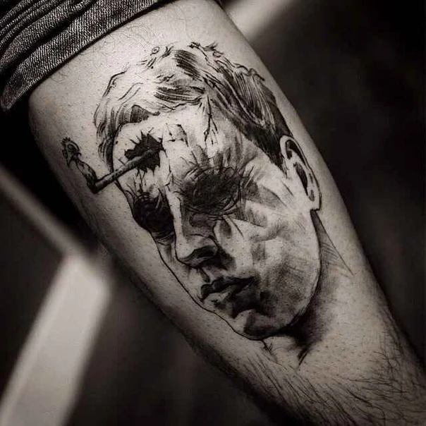 Чёрно-серая Portrait, Surreal tattoo на Предплечье
