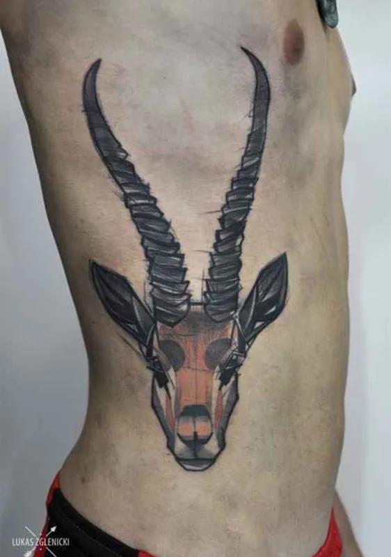 male color geometric tatuaje en side #399 | Tatuador Lukas Zglenicki