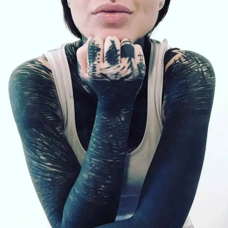 Artista de tatuagem Valerio Cancellier esboço de tatuagem de Blackwork brutal