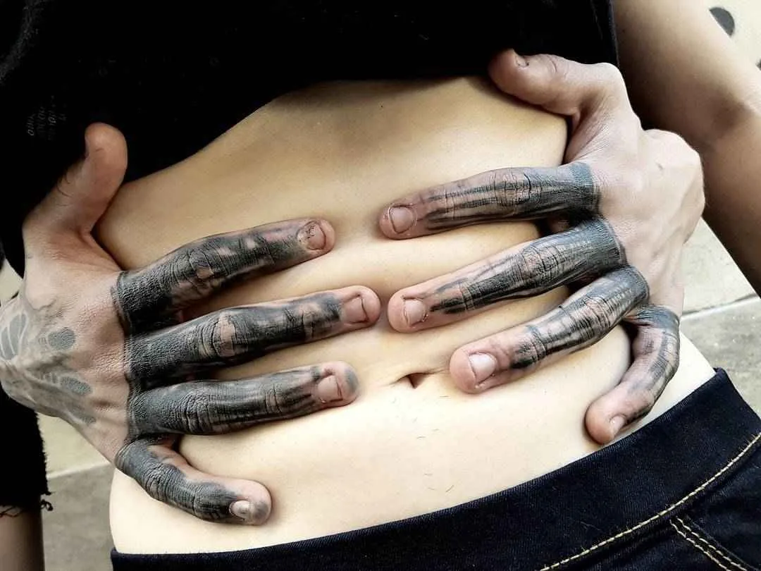 Artista de tatuagem Valerio Cancellier esboço de tatuagem de Blackwork brutal