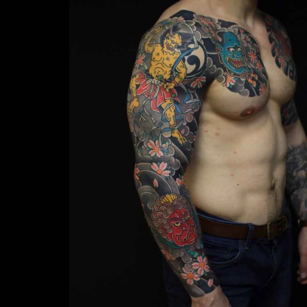 Японская Demon, Flowers tattoo на Полный рукав