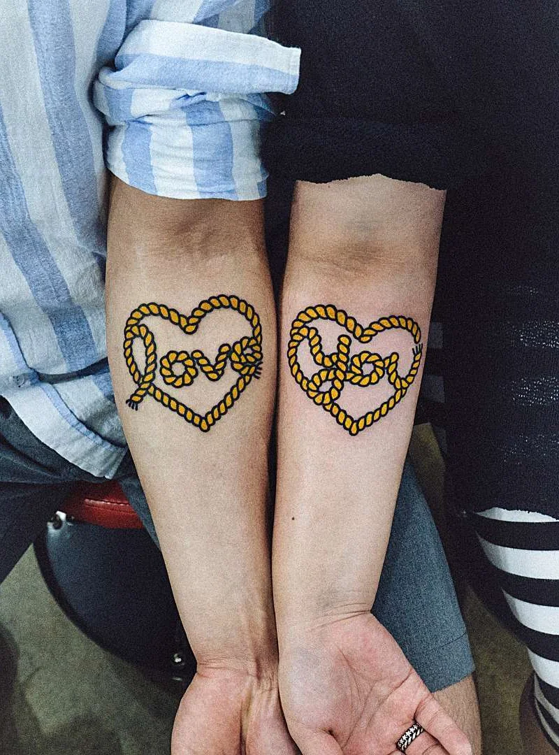 Il tatuaggio del cuore: svelare il simbolismo e le profondit&agrave; emotive