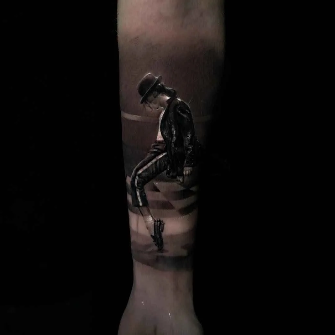 Artista de tatuagem Ganga, retrato em preto e cinza realismo em tatuagem | Espanha