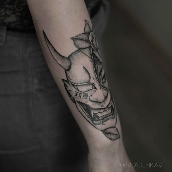 Японская Oni mask, Flower tattoo на Предплечье