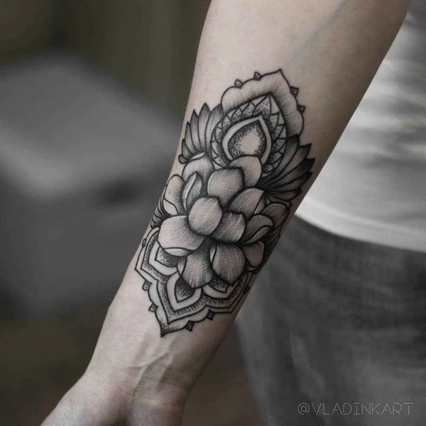 Дотворк Lotus, Mandala tattoo на Предплечье