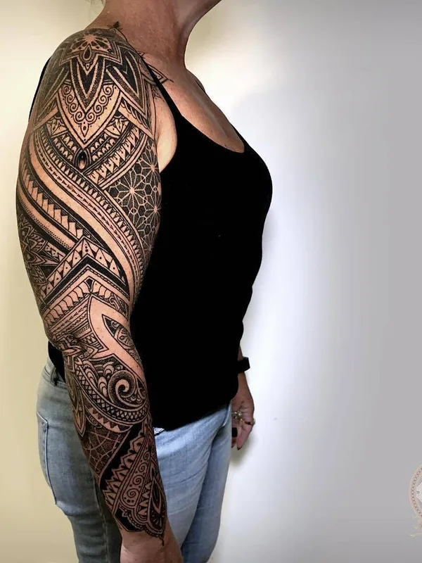 female black tribal 纹身 在 full sleeve #30318 | 纹身师 Coen Mitchell