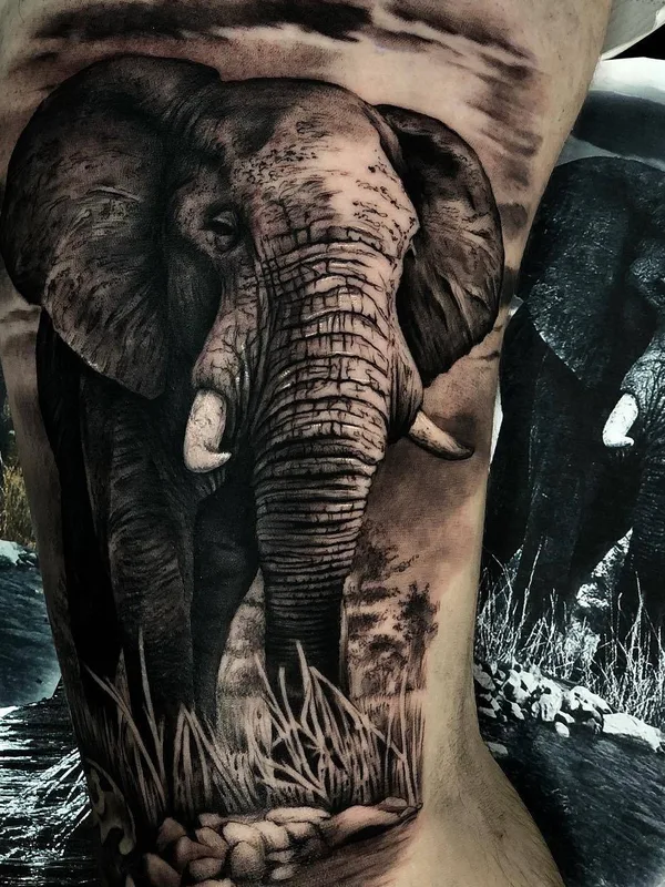 black and grey realism 纹身 在 thigh #30339 | 纹身师 Sergio Fernandez