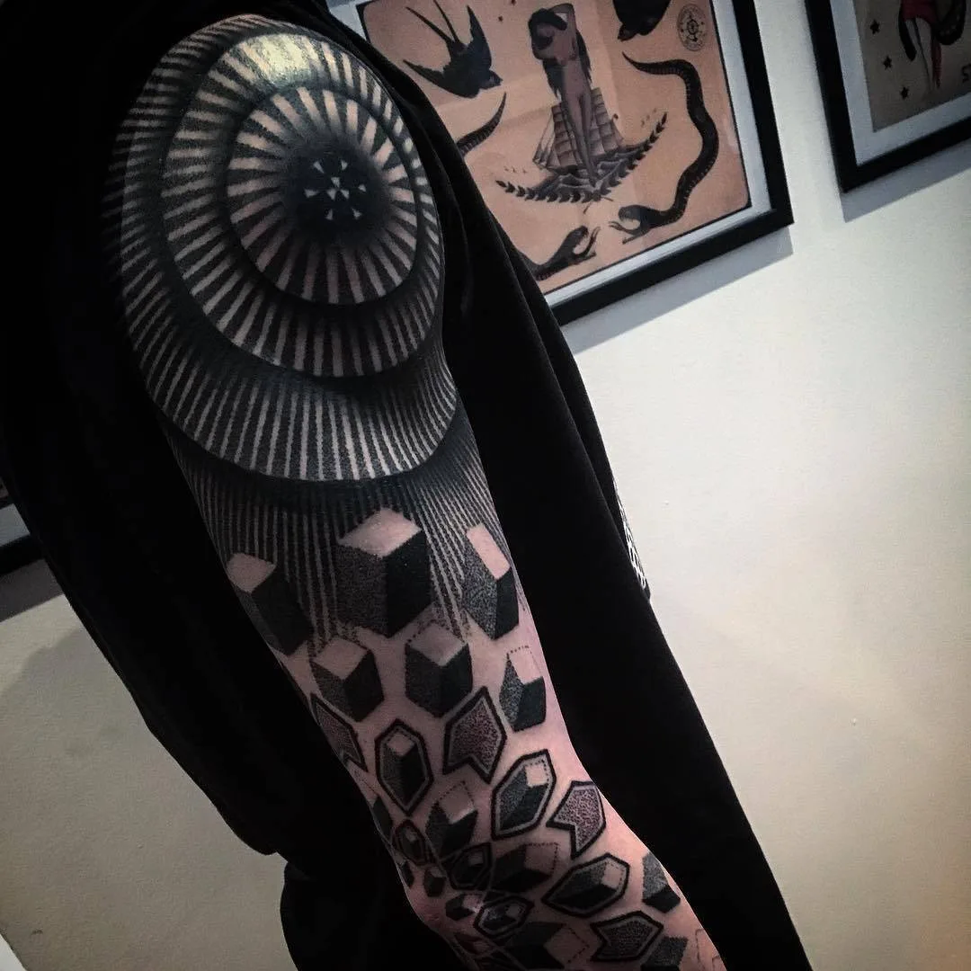 Tattoo artist Daniele Lo Scritto, blackwork, dotwork, ornamental tattoo | Zurich, Switzerland